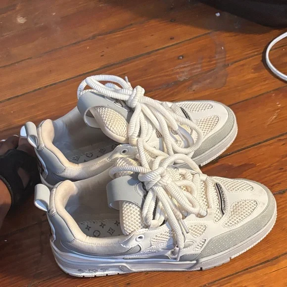 Louis Vuitton White and Gray Men's Sneakers - Picture 4 of 9